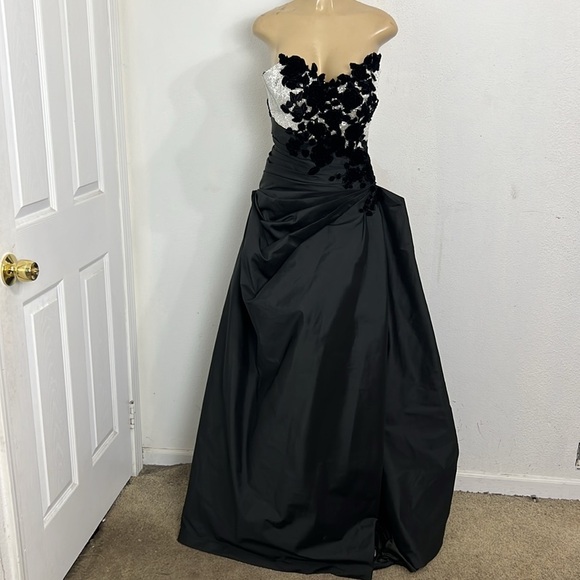 MONISHA BLACK SILVER TOP 3D FLORAL GOWM DRESS SIZE 8 - Picture 6 of 16